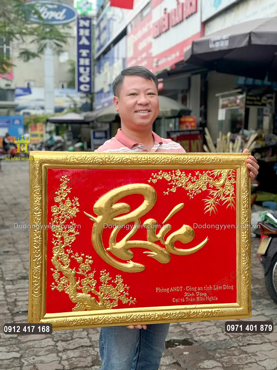 H&igrave;nh ảnh nh&igrave;n nghi&ecirc;ng của bức tranh